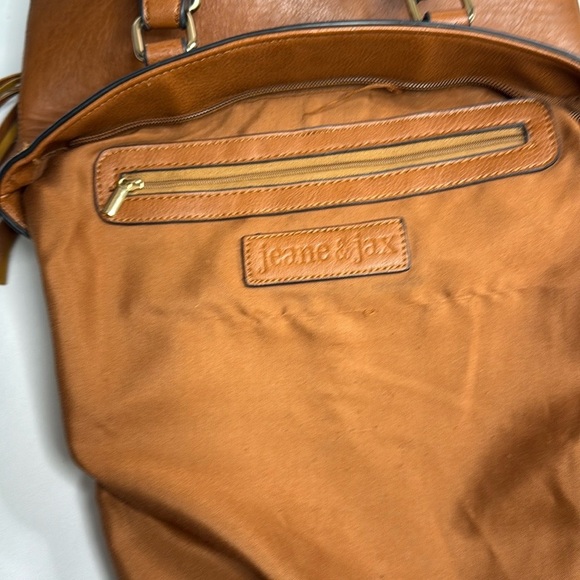 Classic Brown Leather Tote with Tassel Detail - Picture 8 of 9